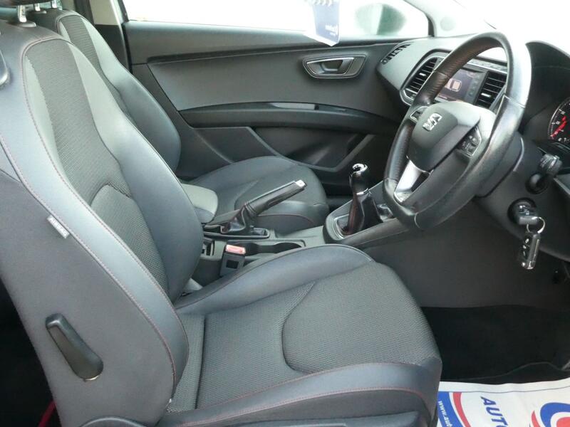 SEAT LEON