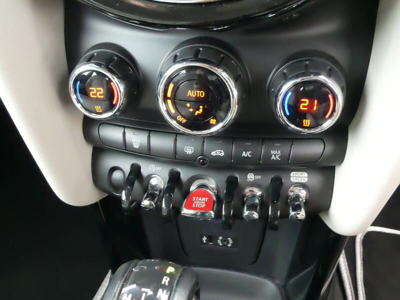MINI HATCH