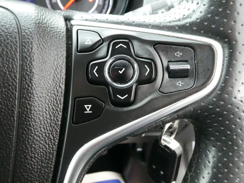 VAUXHALL INSIGNIA