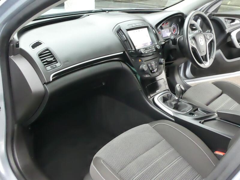 VAUXHALL INSIGNIA
