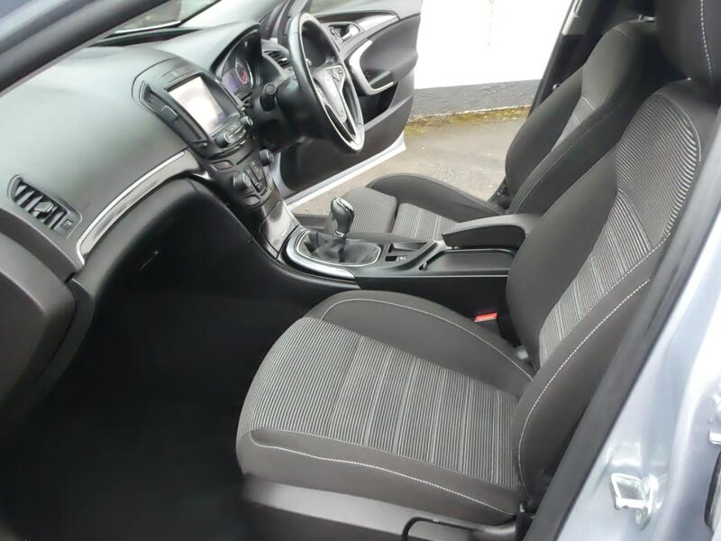VAUXHALL INSIGNIA