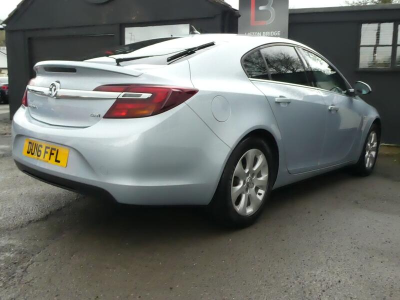 VAUXHALL INSIGNIA