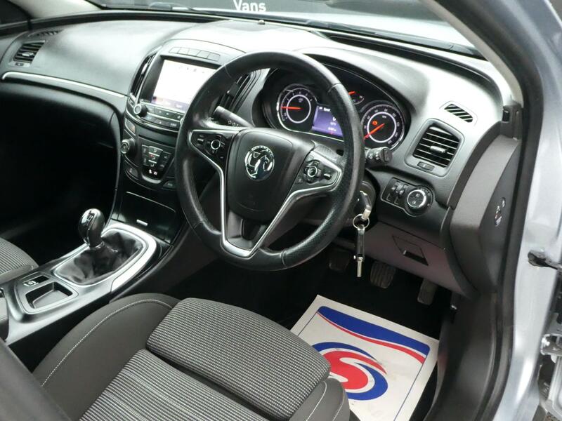 VAUXHALL INSIGNIA