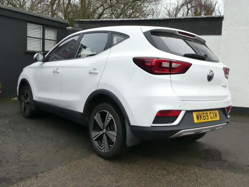 MG ZS