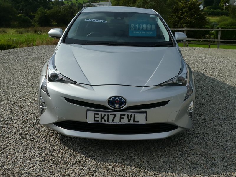 TOYOTA PRIUS