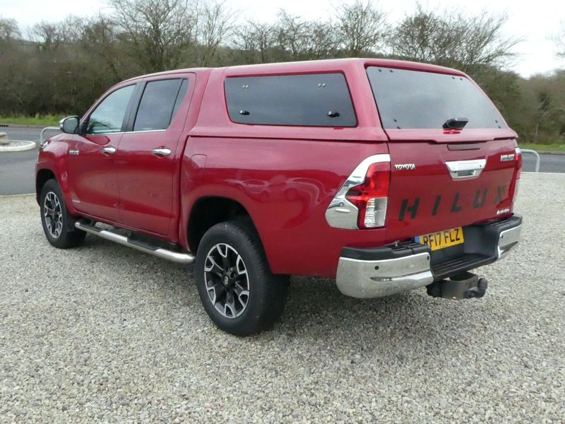 TOYOTA HILUX