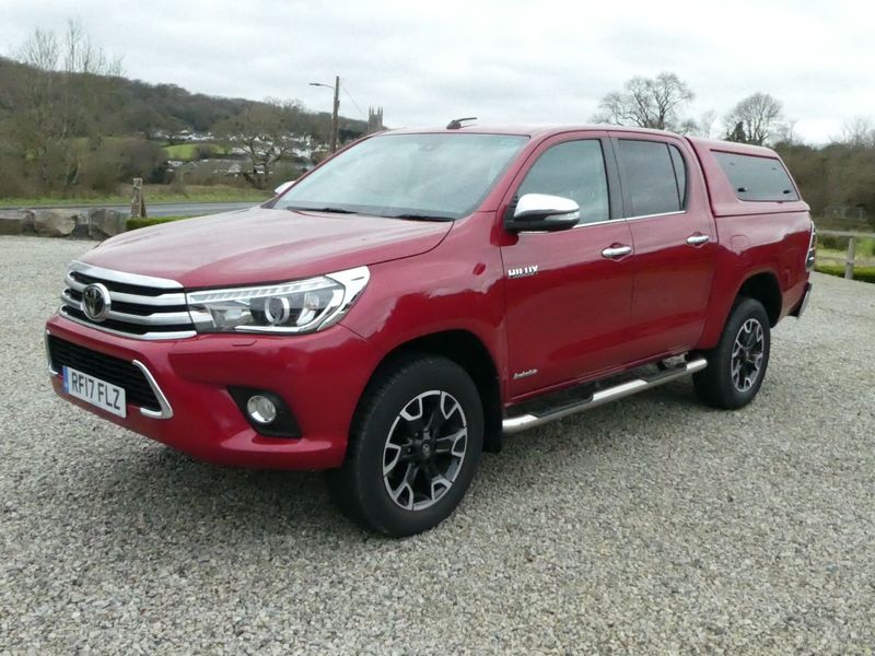 TOYOTA HILUX
