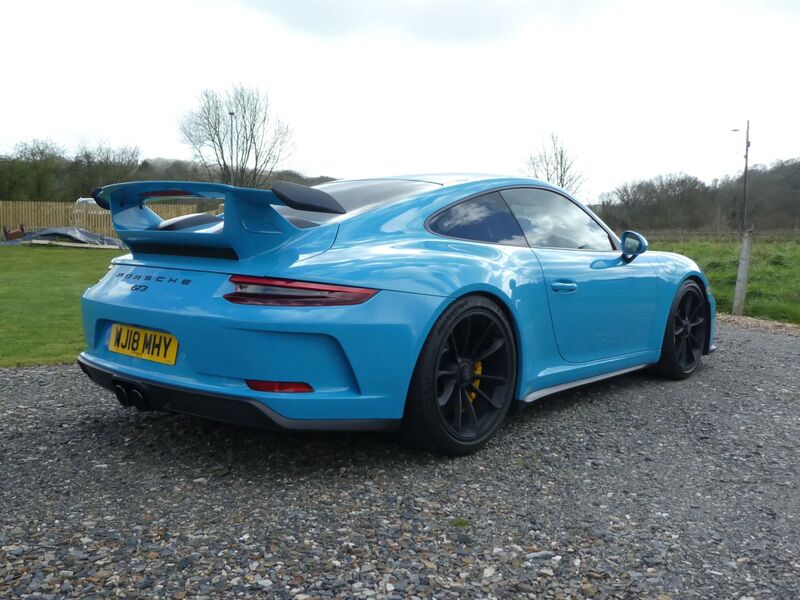 PORSCHE 911