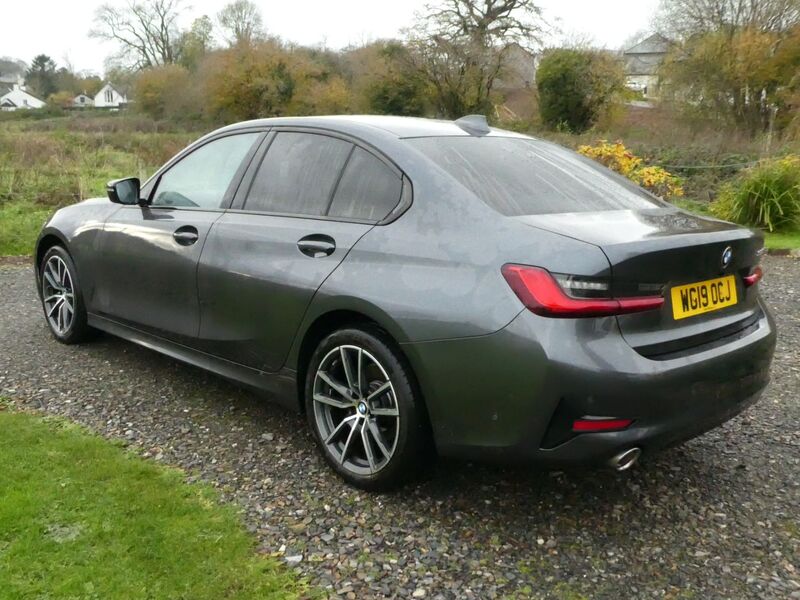 BMW 3 SERIES