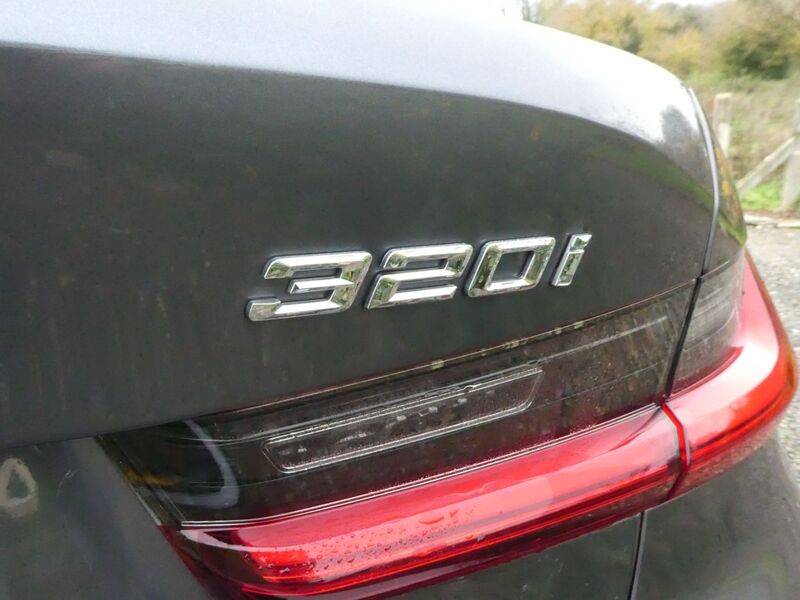 BMW 3 SERIES