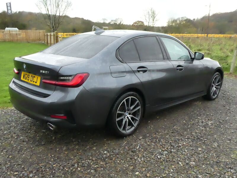BMW 3 SERIES